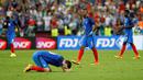 Kesedihan para pemain Prancis usai kalah dari Portugal pada laga final piala Eropa 2016 antara Prancis vs Portugal di Stade de France, Saint-Denis, Prancis, (10/7/2016). Portugal menang 1-0. (REUTERS/Darren Staples)