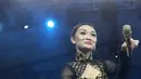 Zaskia Gotik saat tampil dalam konser Kilau Raya MNCTV  di Munjul, Jakarta Timur, Jumat (20/10/2017) malam. (Bambang E. Ros/Bintang.com)