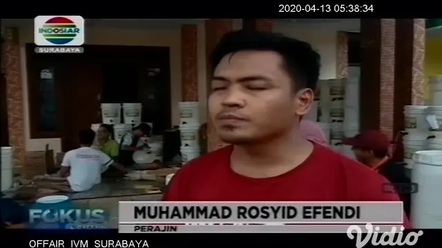 Lesunya kegiatan ekonomi akibat penyebaran Covid-19, tak membuat sejumlah pemuda di Pasuruan, Jawa Timur, berputus asa. Mereka justru memanfaatkan momen itu, untuk berkreasi membuat tempat cuci tangan dari kaleng plastik bekas cat.