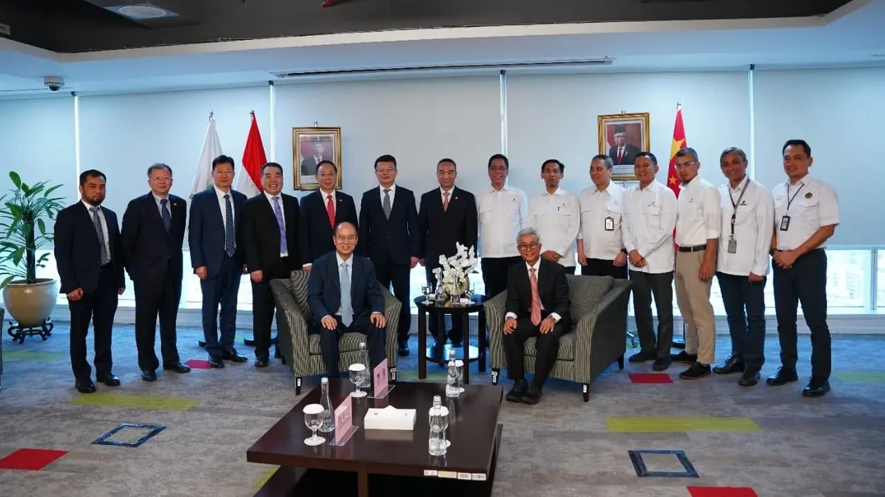 Presiden Direktur China National Petroleum Corporation (CNPC) Dai Houliang melakukan kunjungan kerja kepada Menteri Energi dan Sumber Daya Mineral Arifin Tasrif dan Kepala SKK Migas Dwi Soetjipto. (Dok SKK Migas)