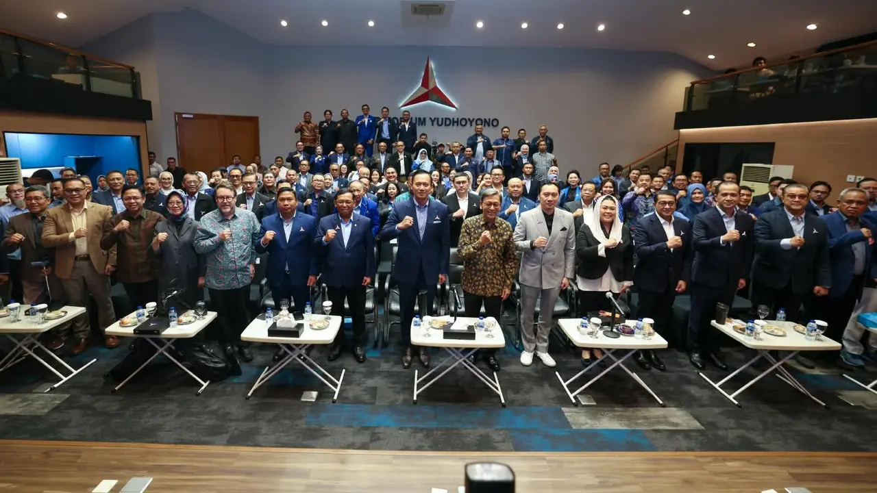 Ketua Umum Partai Demokrat Agus Harimurti Yudhoyono (AHY)  dalam Sarasehan 25 Tahun Partai Demokrat yang digelar Badan Riset dan Inovasi Strategis (BRAINS) Partai Demokrat di DPP Partai Demokrat, Jakarta.