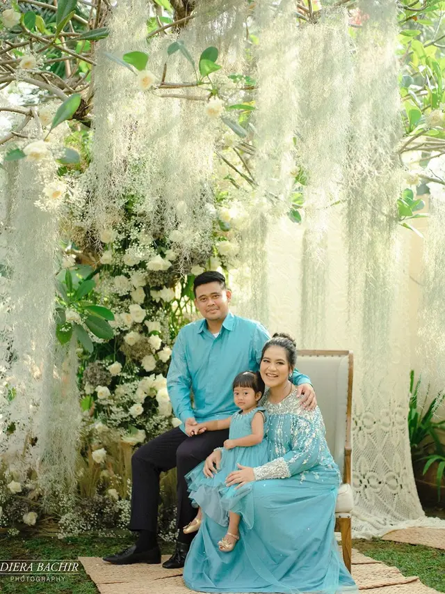 Kahiyang Ayu dan keluarga. (Foto: Diera Bachir dari Instagram @dierabachir)