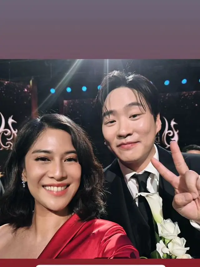 Dian Sastrowardoyo dan Ahn Jae Hong. [@therealdisastr].