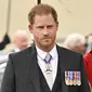 Pangeran Harry dalam penobatan Raja Charles III. (Andy Stenning/Pool photo via AP)