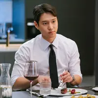 Go Kyung Pyo dalam Love in Contract. (Foto: Prime Video)