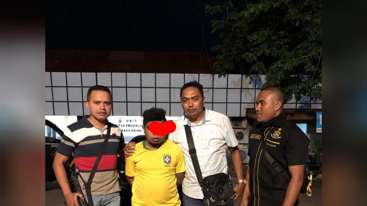 Jambret minta foto panas korban