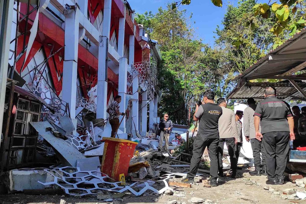FOTO: Gempa Dahsyat Guncang Sulawesi Utara Warga Panik dan Bangunan Rusak