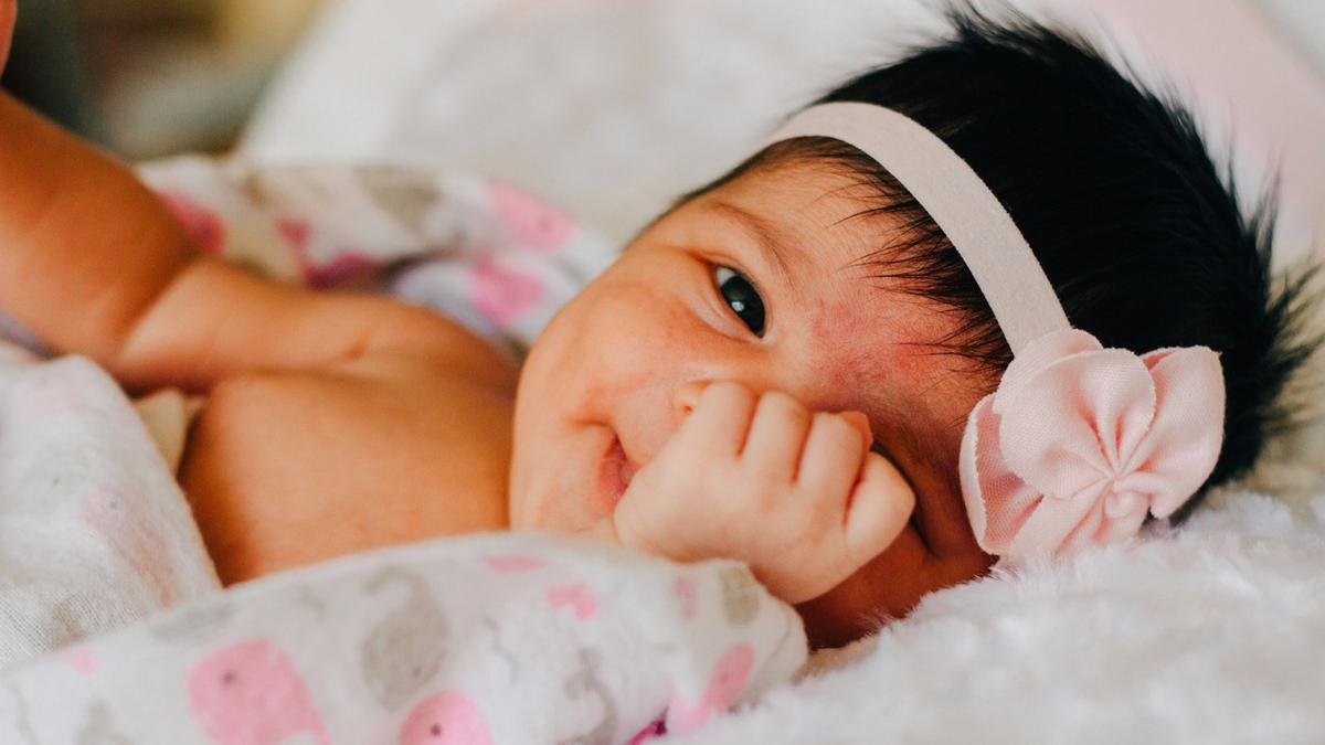 Inspirasi 311 Nama Bayi Perempuan 3 Kata dalam Alquran dan Artinya