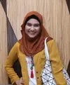 Banyak orangtua yang cemas saat melihat anaknya kecanduan gadget. Tapi hal itu tidak demikian dengan artis Zee Zee Shahab. (Nurwahyunan/Bintang.com)