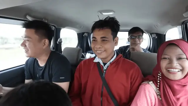 6 Potret Terbaru Ponari 'Dukun Cilik', Kini Jadi Stand Up Comedy