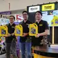 PT Autochem Industry merilis pelumas mesin Prestone SAE 5W-30 API SN ILSAC GF-5 di ajang Gaikindo Indonesia International Auto Show (GIIAS) 2023. (Septian/Liputan6.com)