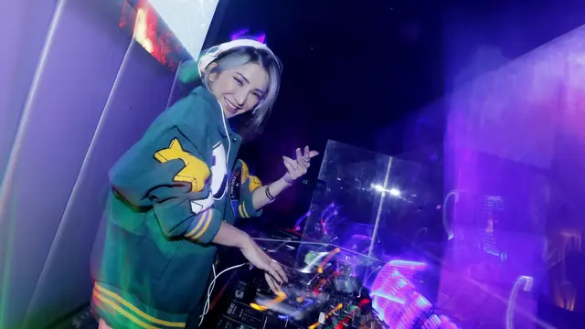 Penampilan DJ Diana Dee di Soft Opening Hotel Grand Asia, baru-baru ini