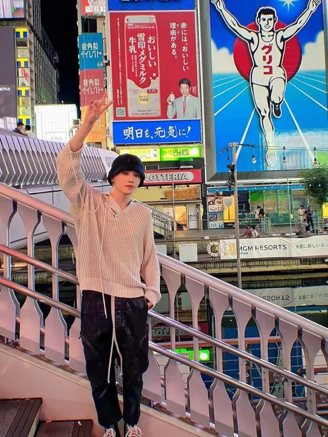 8 Potret Gaya Hypebeast Taeyong, Personel NCT Paling Modis yang Berulang Tahun Hari Ini