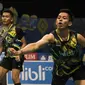 Ganda putra Indonesia, Fajar Alfian/Rian Ardianto, berhasil mengalahkan ganda Thailand, Kittinupong Kedren/Dechapol Puavaranukroh, pada BCA Indonesia Open di JCC, Jakarta, Jumat (16/6/2017). (Bola.com/Vitalis Yogi Trisna)