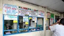 Beberapa loket penjualan tiket yang melayani berbagai tujuan antar kota dan provinsi di Terminal Pulogadung tampak sepi, Rabu (23/7/14). (Liputan6.com/Panji Diksana)
