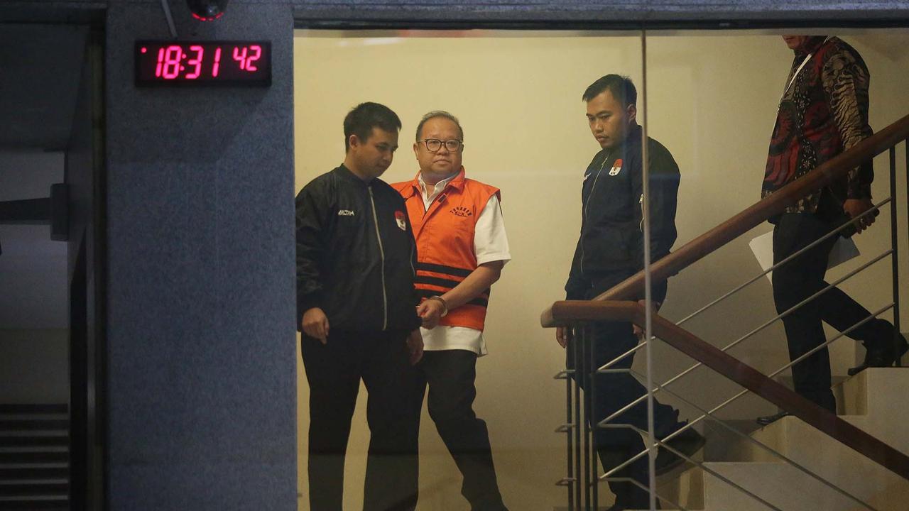 FOTO: KPK Tahan Hendarto, Bos Grup Bara Jaya Utama dalam Kasus Dugaan Korupsi Kredit LPEI Rp 11 Triliun