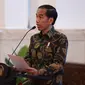 Presiden Joko Widodo (Jokowi) menyampaikan sambutan saat penyerahan Daftar Isian Penyelenggaraan Anggaran (DIPA) 2017 dan Anugerah Dana RAKCA 2016 bagi Daerah Berkinerja Baik di Istana Negara, Jakarta, Rabu (7/12). (Liputan6.com/Faizal Fanani)