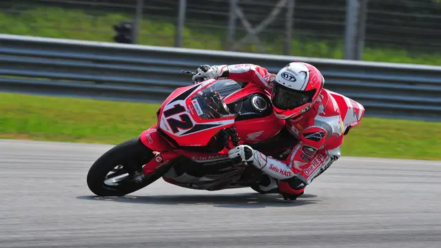 Lucky Hendriansya