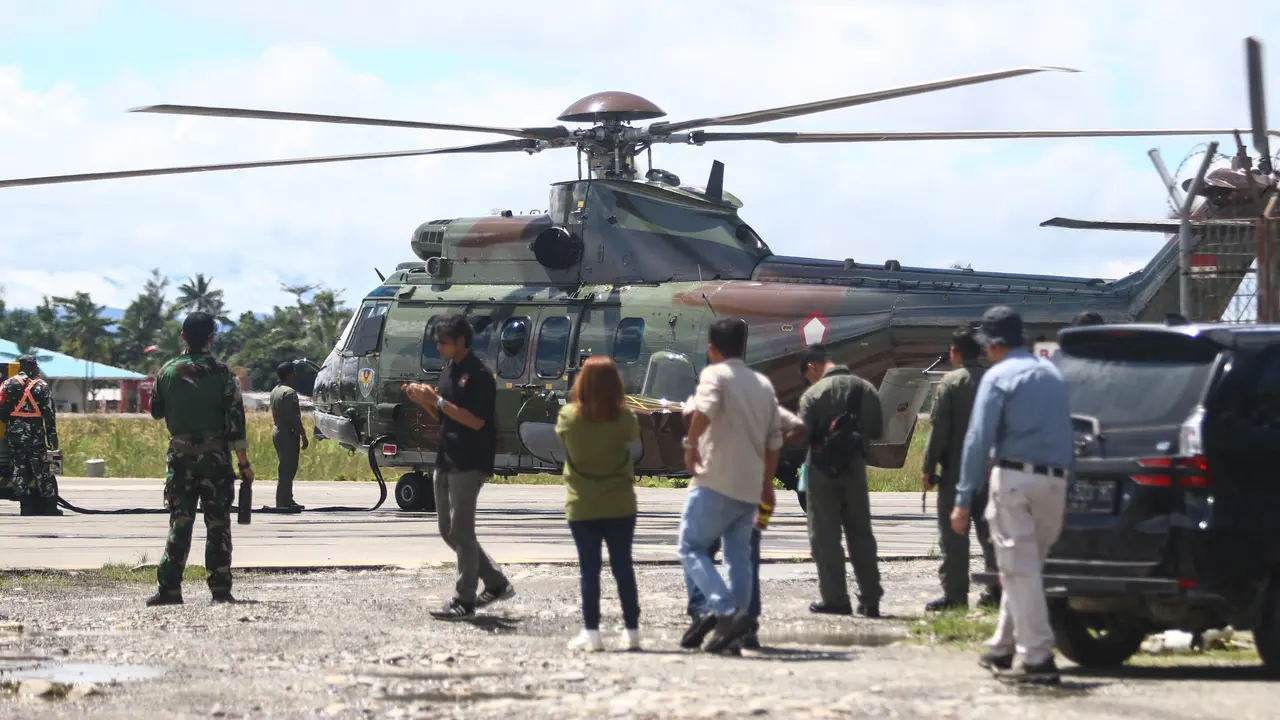 Tiga Helikopter TNI AU Diterbangkan Evakuasi Pilot di Distrik Alama