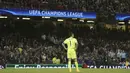 Kiper Juventus, Gianluigi Buffon berdiri dengan tatapan kosong usai laga final Liga Champions 2016-2017 saat melawan Real Madrid di Millennium Stadium, Cardiff, Wales (3/6/2017). Juventus kalah 1-4. (AP/Tim Ireland)