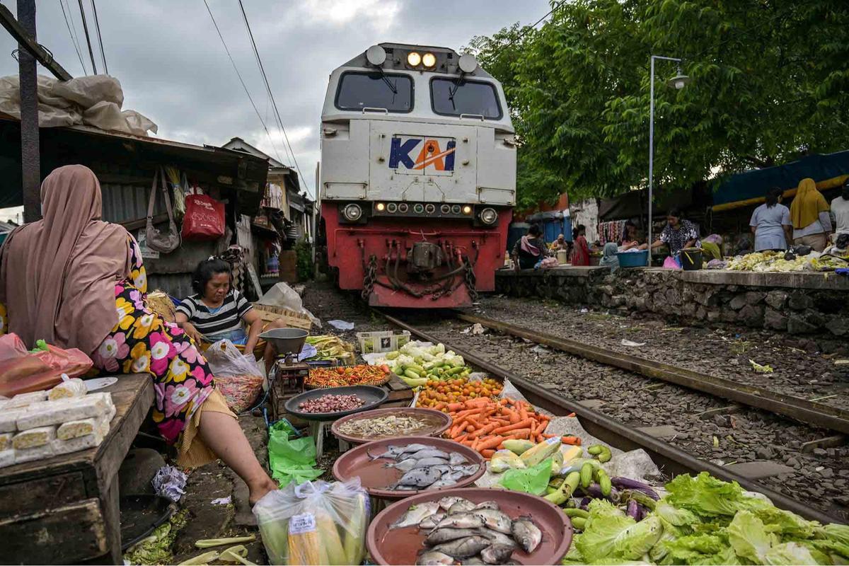 FOTO: Uniknya Pasar Ekstrem Dupak Magersari Yang Sudah berusia Lebih dari Setengah Abad