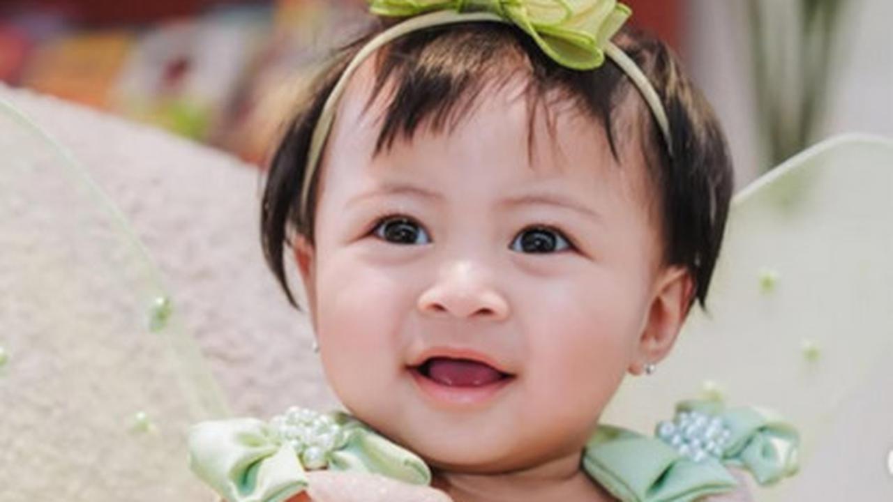 Cantiknya Baby Lily Bak Princess Pakai Dress Hijau dengan Bando Pita di Kepala, Disebut Makin Mirip Raffi Ahmad