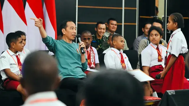 Jokowi Bertemu Anak SD Papua