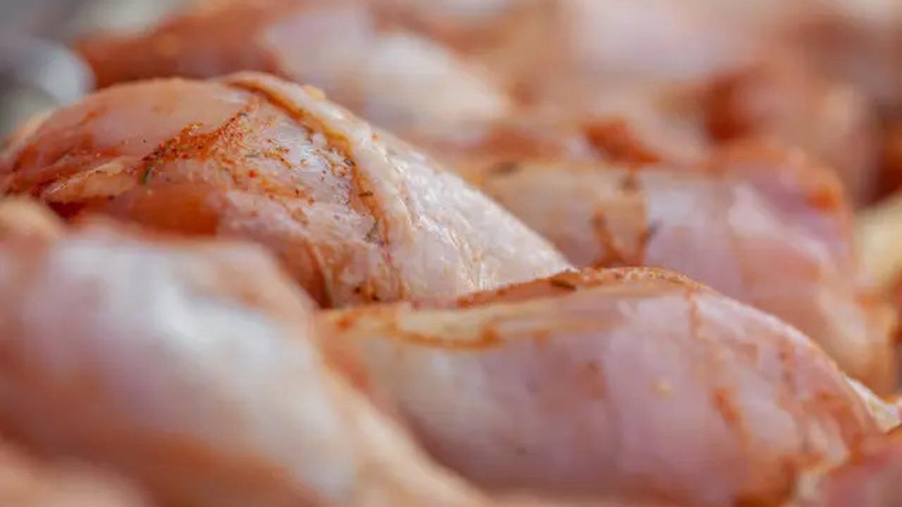 Resep Ayam Pedas Banyuwangi untuk Rayakan HUT ke-80 RI dari Dapur Rumah