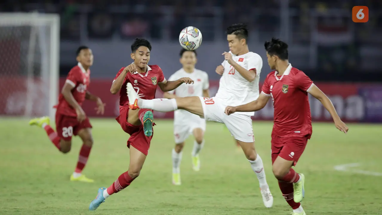 Foto: Marselino Ferdinan Cetak Gol, Timnas Indonesia U-20 Bungkam Vietnam dan Lolos Piala Asia U-20 2023