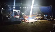 3 Hari Belum Tersentuh Bantuan, Warga Manggarai Timur Andalkan Beras dari Reruntuhan Bangunan