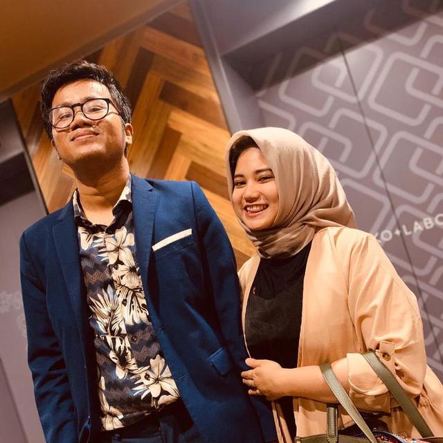 Jarang Tersorot, Ini 6 Potret Kebersamaan Yudha Keling dan Kekasihnya