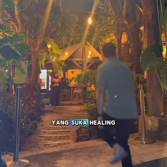 Desain Warung Makan Andre Taulany yang Asri