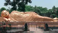 Patung Buddha Tidur Terbesar di Indonesia dan Terbesar Ketiga di Asia Tenggara (dok. Instagram @kataomed / https://www.instagram.com/p/B4UfbbgnHja/?utm_medium=copy_link / Dinda Rizky)