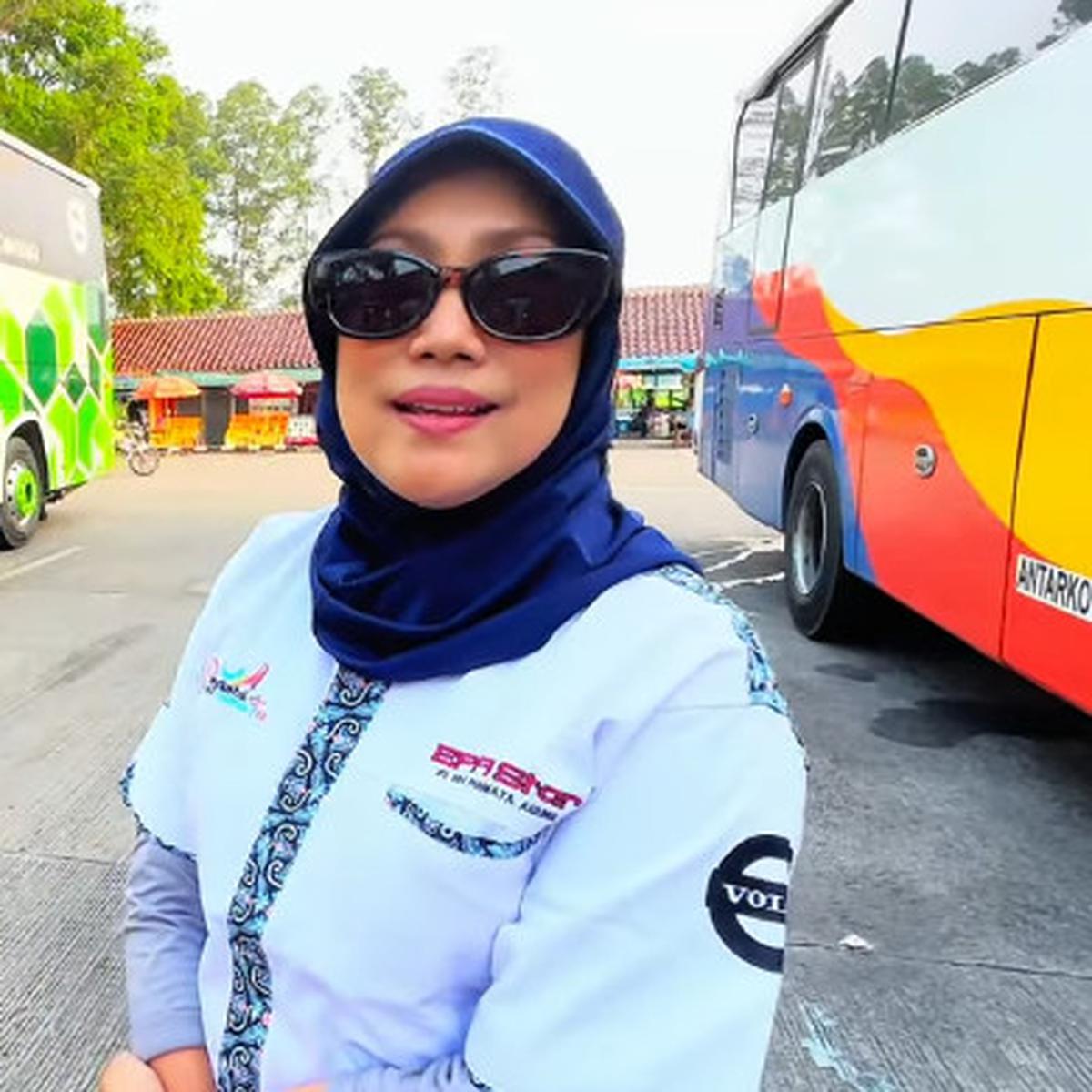 Cerita Sopir Bus Wanita