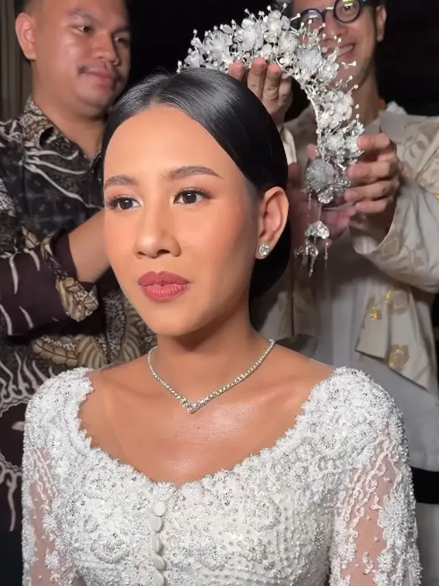 Tanpa Manglingi, Shenina Cinnamon Tampil Cantik Pancarkan Aura Pengantin Sesungguhnya di Hari Pernikahan