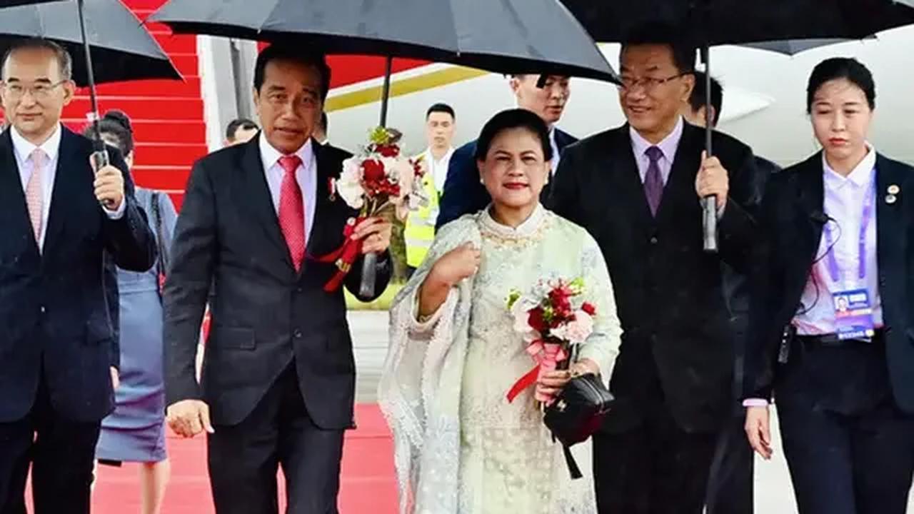Jokowi menyampaikan, pemerintah Indonesia terbuka untuk menampung segala informasi mengenai permasalahan yang dirasakan oleh para investor untuk dapat diselesaikan.