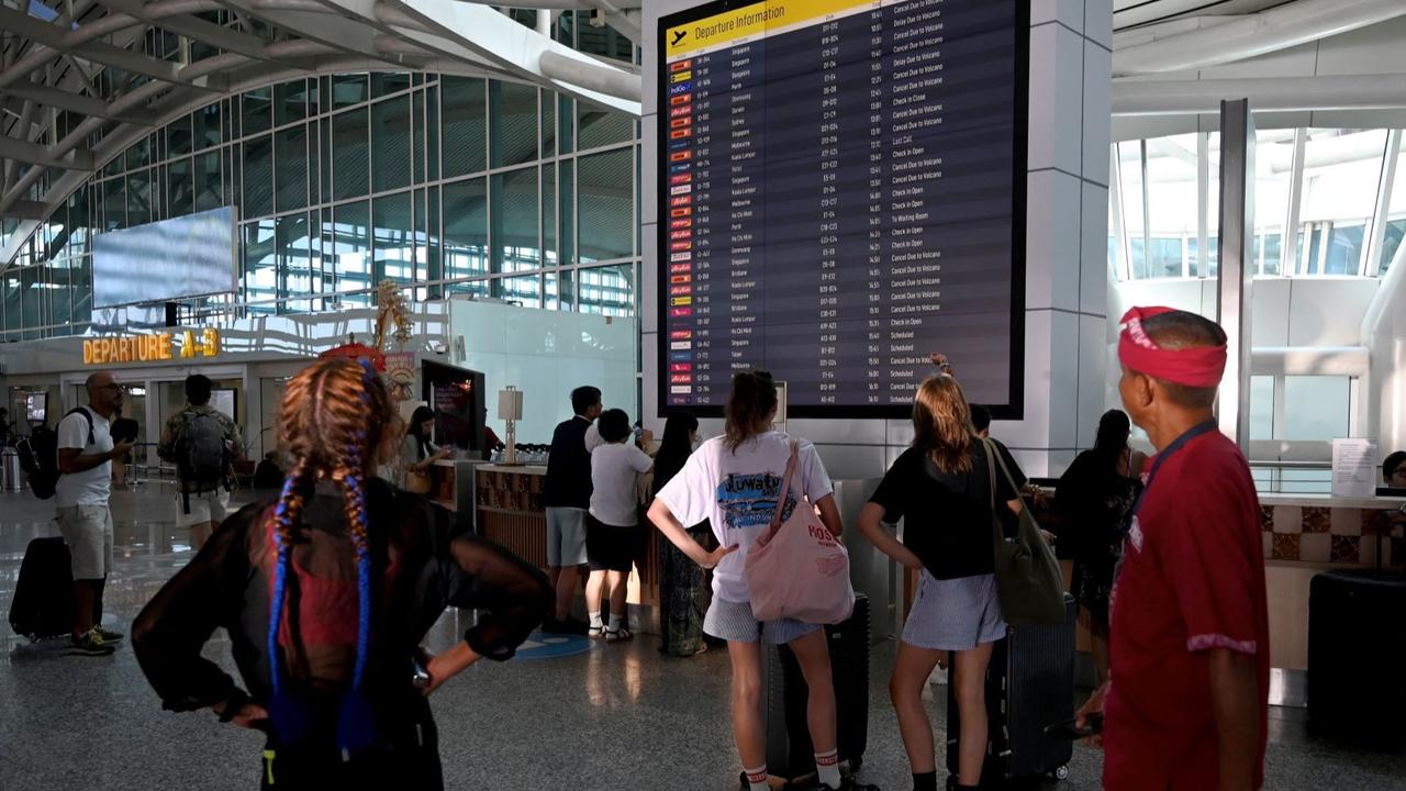 Erupsi Gunung Lewotobi Laki-Laki, 90 Penerbangan di Bandara I Gusti Ngurah Rai Bali Dibatalkan