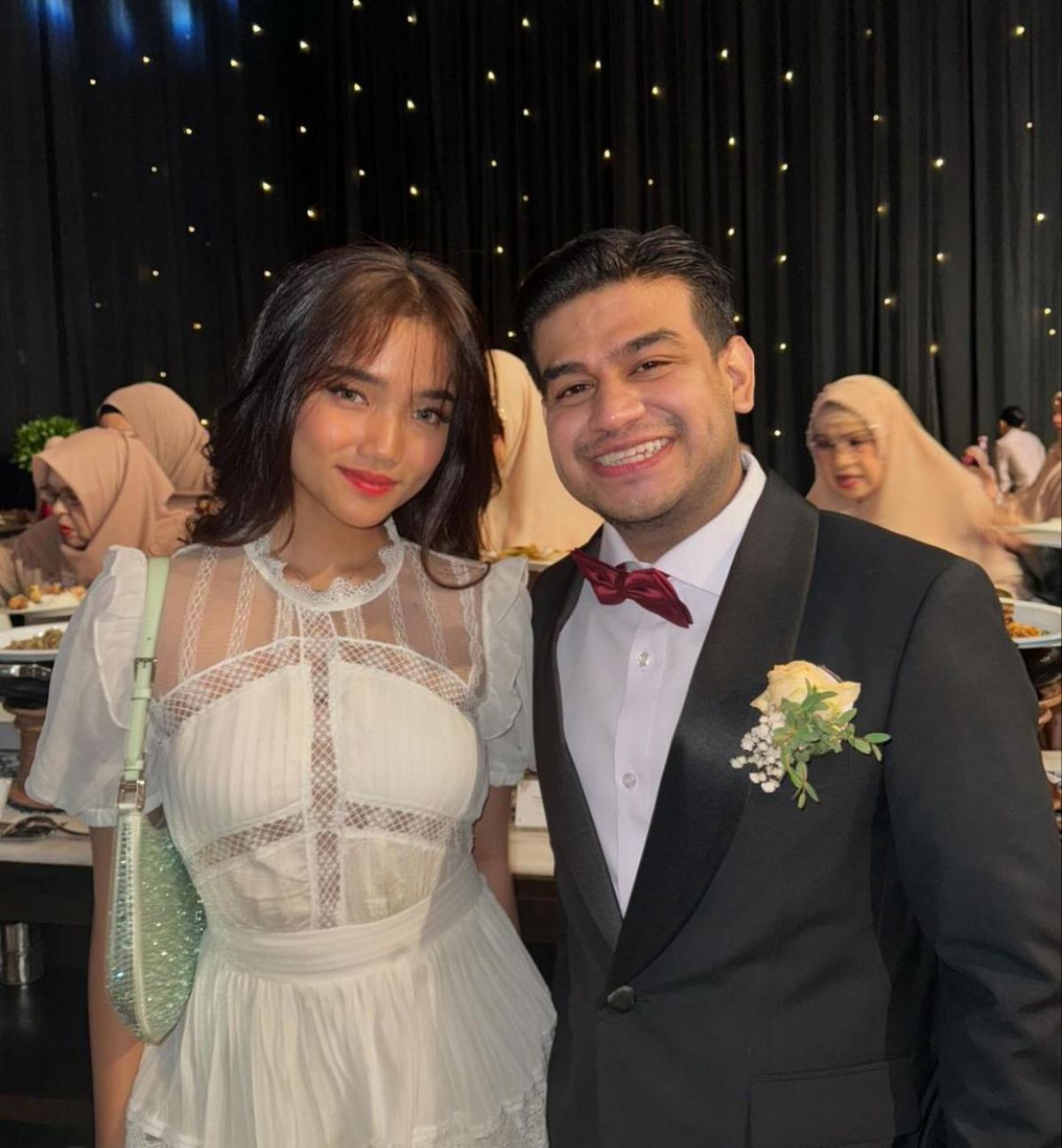 Fuji Datang ke Acara Ngunduh Mantu Keluarga Fadil Jaidi, Bikin Fans Bertanya-tanya