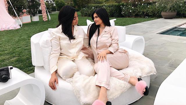 [Bintang] Jordyn Woods - Kylie Jenner