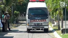 Polisi menembak seorang terduga teroris di Perumahan Puri Maharani, SIdoarjo.