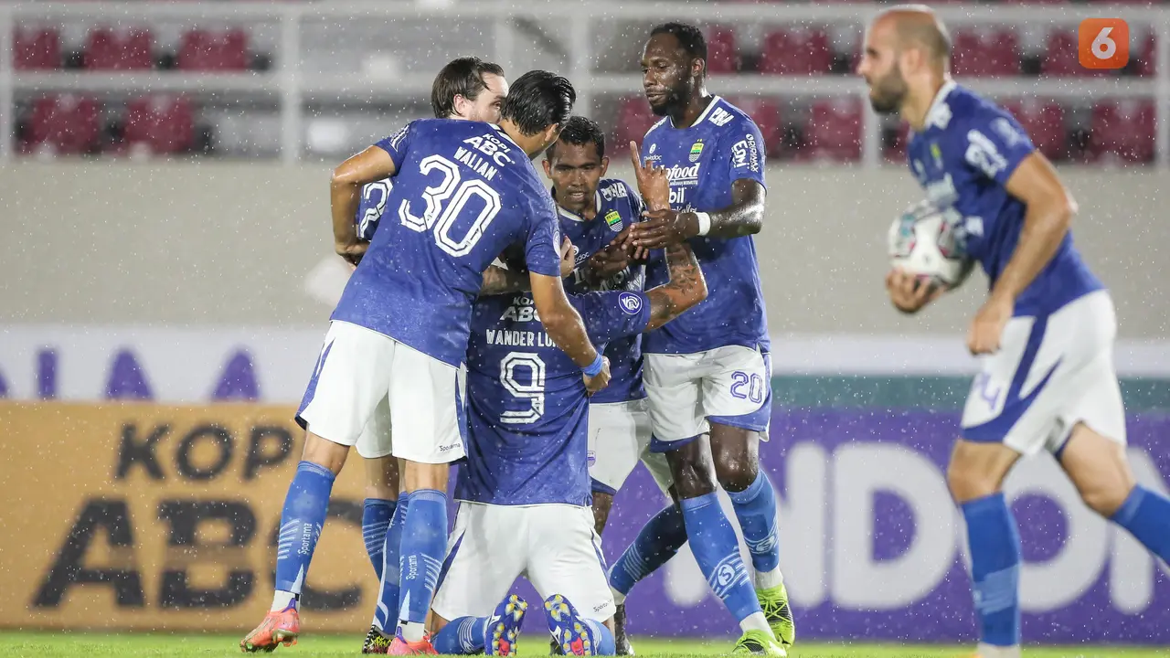 Foto: Wander Luiz dan Rashid Cetak Brace, Persib Bandung Kalahkan PSS Sleman di Pertandingan Lanjutan  BRI Liga 1