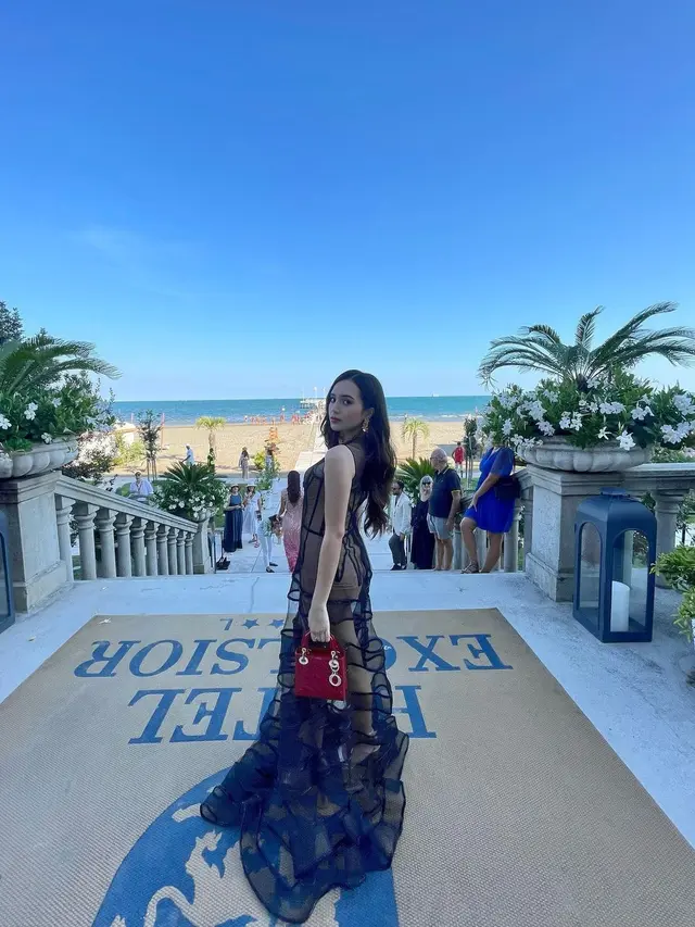 Mirip Jisoo BLACKPINK, Beby Tsabina Tampil Menawan dengan Dress Transparan di Venice Film Festival 2023