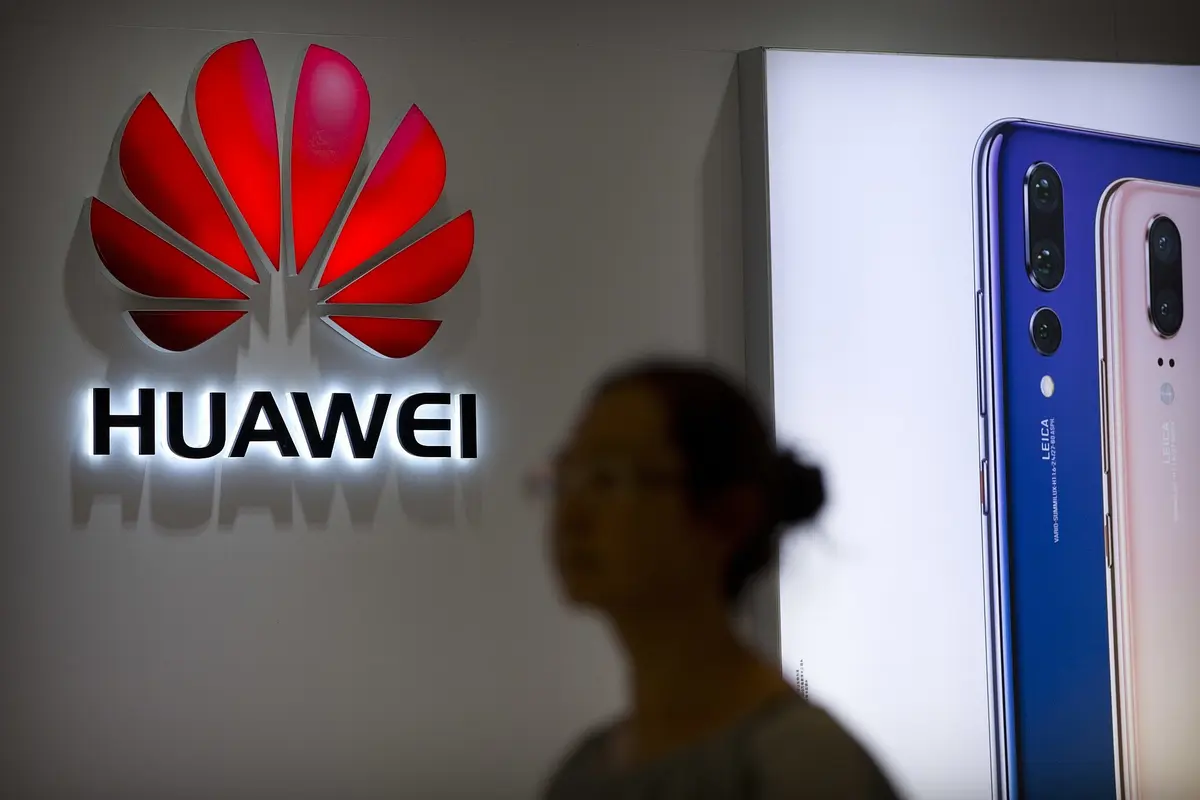 Salah satu toko resmi Huawei di Beijing, China (AP/Mark Schiefelbein)
