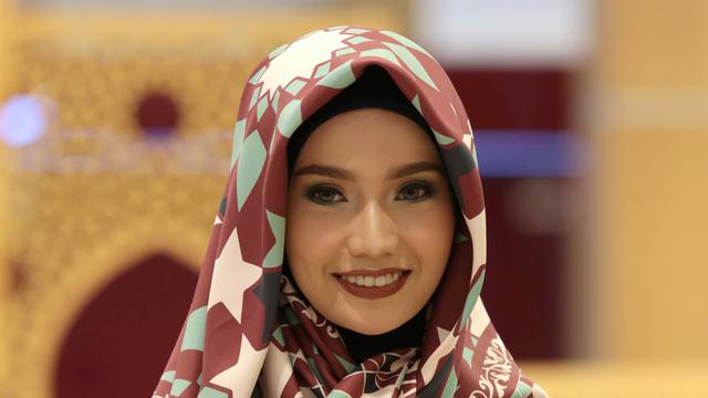 Tampil Syar'i dan Stylish di Hari Lebaran dengan Busana Ivan Gunawan