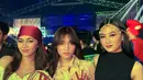 Di antara penampilan Halloween Fuji, mana yang jadi favoritmu, Sahabat Fimela?