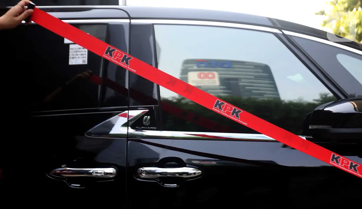 Sebelumnya, KPK menetapkan Wamenaker Immanuel Ebenezer bersama 10 orang lainnnya sebagai tersangka setelah operasi tangkap tangan pada Rabu (20/8/2025). (Liputan6.com/Helmi Fithriansyah)