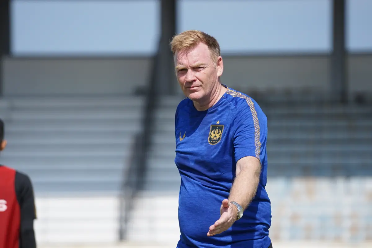 Ian Andrew Gillan, PSSIS Semarang