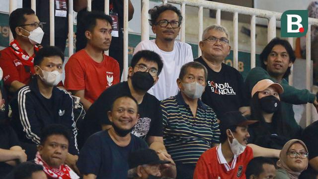 Foto: Momen Bung Ferry dan Herru Joko Satu Tribun Dukung Timnas Indonesia, Penyejuk Jelang Laga Persib Vs Persija di BRI Liga 1