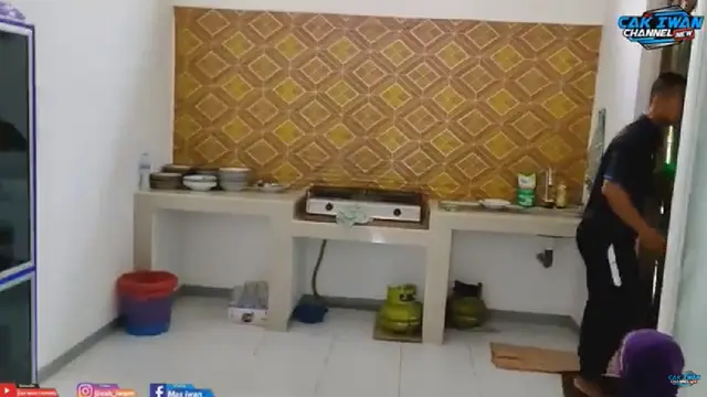 Dapur Rumah Sederhana Pratama Arhan di Blora (Foto: YouTube Cak Iwan Channel New)