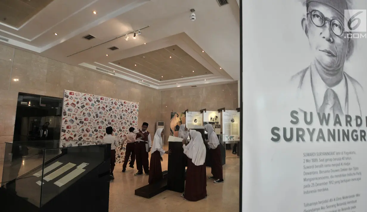Suasana pameran Surat Pendiri Bangsa di Museum Nasional, Jakarta, Kamis (15/11). (Merdeka.com/Iqbal Nugroho)